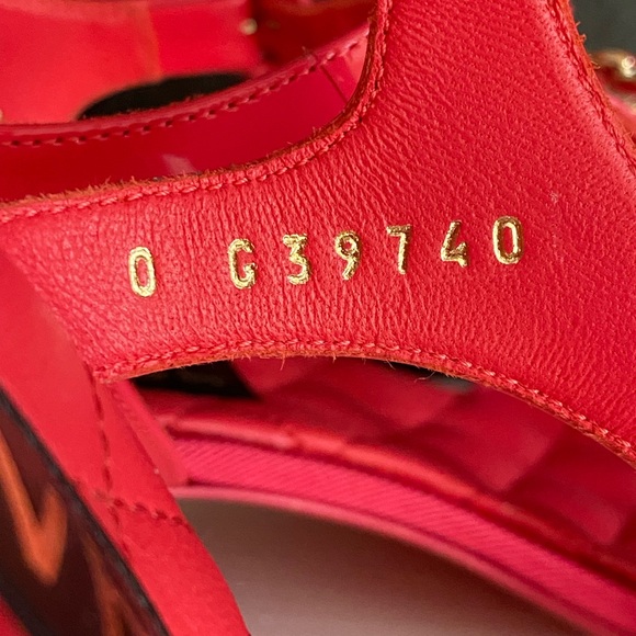 NIB Chanel 23C Pinkish Red Patent Leather CC Heeled Sandals size 38.5 - Picture 6 of 9
